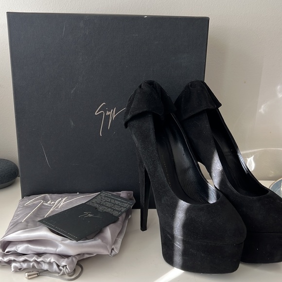 🖤 Giuseppe Zanotti Black Suede Debra Bow Platform Pumps Size 35 - Picture 4 of 14